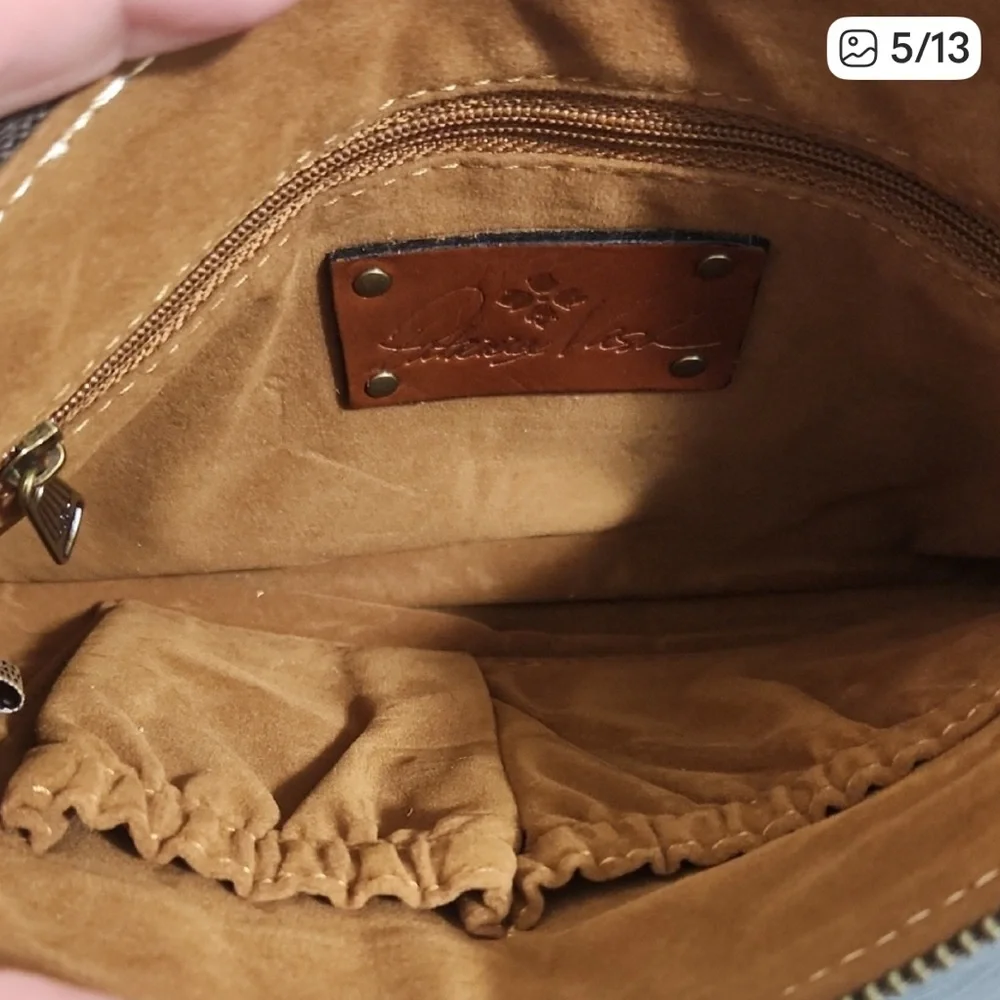 Patricia Nash leather clutch - Picture 3 of 5